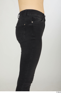 Aera black jeans casual dressed thigh 0007.jpg